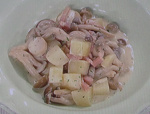 上沼恵美子のクッキング：きのことジャガイモのフリカッセのレシピ！きのこ料理